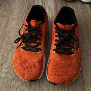 Altra escalante running shoe men’s size 10.5